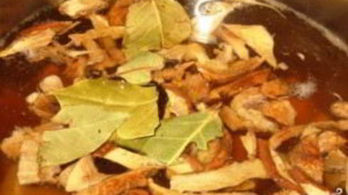 щи из квашеной капусты с грибами