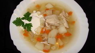 Щи из свежей капусты на курином бульоне