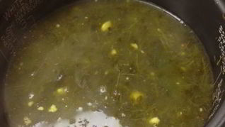 Щи со щавелем в мультиварке