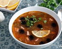 Солянка мясная классическая