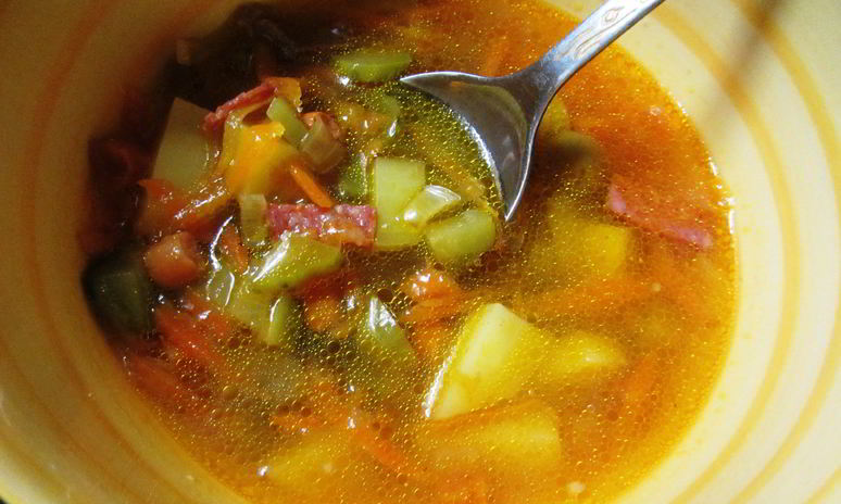 Рецепт солянки мясной с солеными огурцами