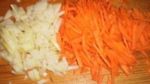 солянка с колбасой и грибами