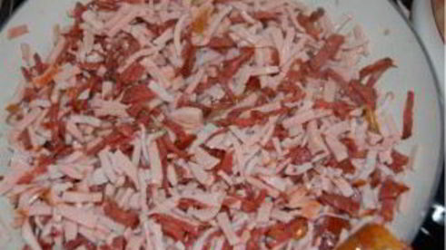 солянка с колбасой и капустой