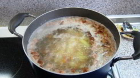 солянка с маслинами и лимоном