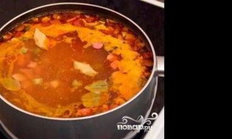Рецепт супа-солянки с сосисками