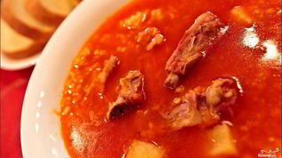 Суп фасолевый с копчеными ребрышками