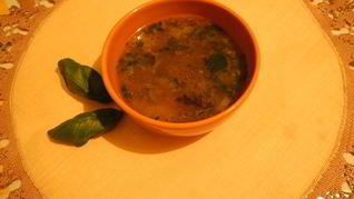 Суп из бобовых с вялеными помидорами