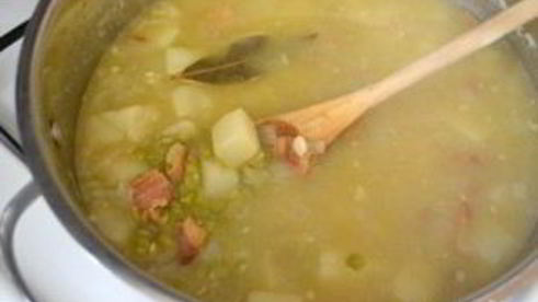 гороховый суп-пюре с беконом и картофелем