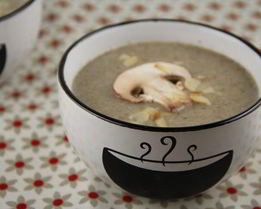 Грибной суп-пюре с сыром Бри и миндалем