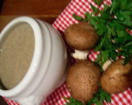 Грибной суп-пюре с запеченным чесноком