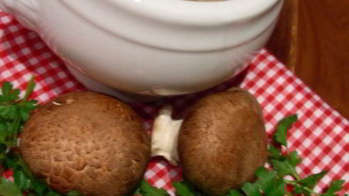 грибной суп-пюре с запеченным чесноком