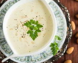 Куриный суп-пюре с миндалем