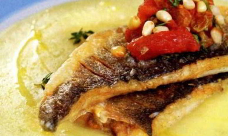 Рецепт сибаса с пряным соусом и супом-пюре