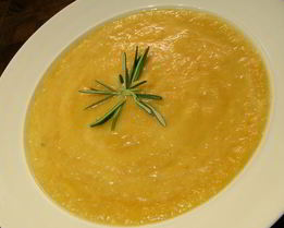 Суп-пюре из корнеплодов с имбирем и розмарином