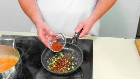 тыквенный суп-пюре с пряными сливками