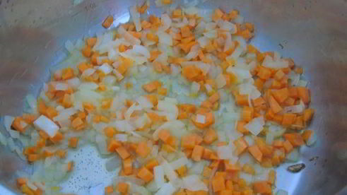 суп с карри, капустой и фасолью