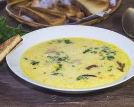 Сырный суп с копченой курицей