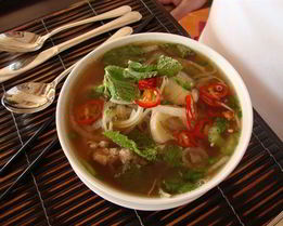 Вьетнамский суп Фо с курицей