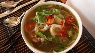 Вьетнамский суп Фо с курицей