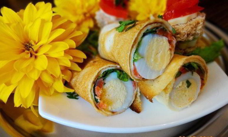 Рецепт блинчиков глазастых с семгой и зеленью