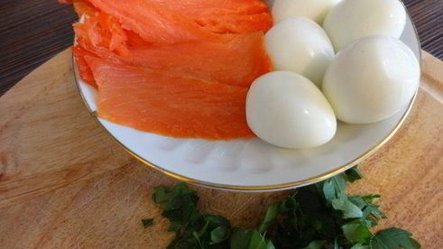 блинчики глазастые с семгой и зеленью