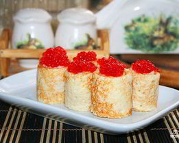 Блинчики с икрой красной