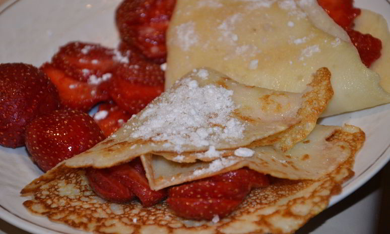 Рецепт блинчиков с клубникой