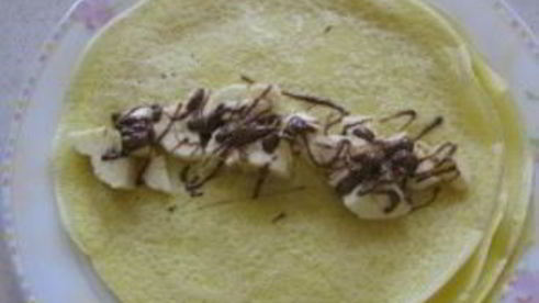 блинчики с шоколадом и бананом