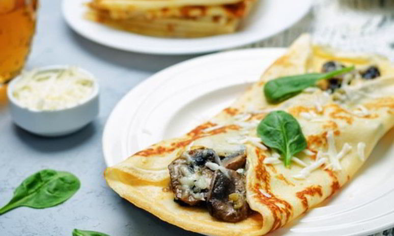 Рецепт блинов с шампиньонами и моцареллой