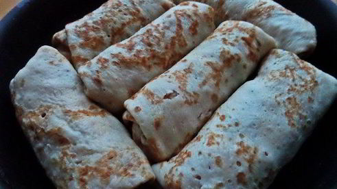 блины с ветчиной, запеченные под сыром