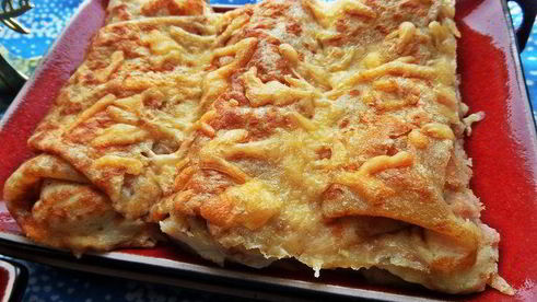 блины с ветчиной, запеченные под сыром