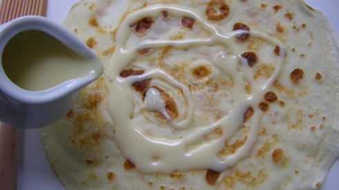 блины со сгущенкой