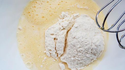 полосатые блинчики с шоколадно-ореховой начинкой