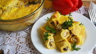 Запеченные блины с курицей и шампиньонами