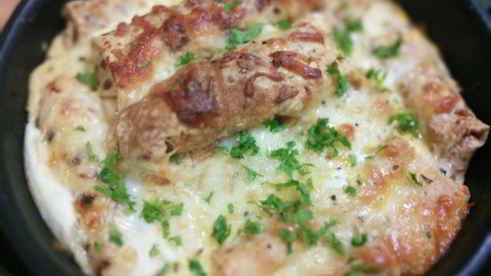 запеченные блины с мясной начинкой