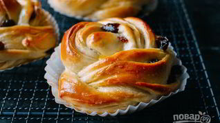 Булочки Розы с изюмом
