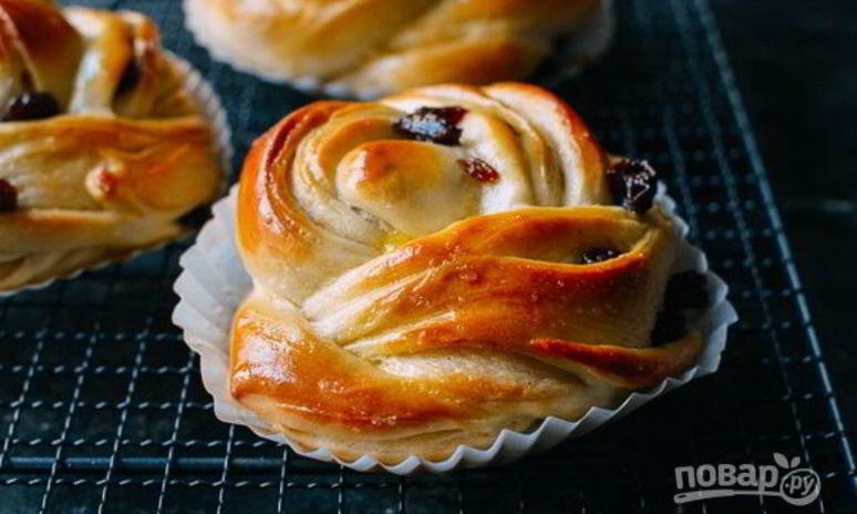 Рецепт булочек розы с изюмом