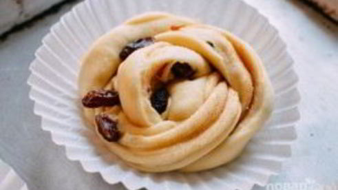 булочки розы с изюмом