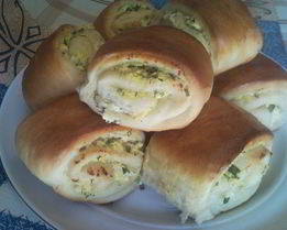 Булочки-рулетики с творогом и зеленью