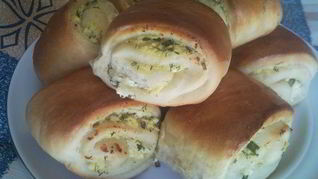 Булочки-рулетики с творогом и зеленью