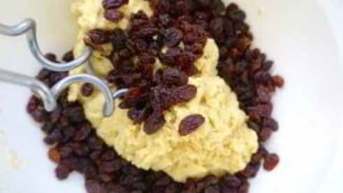 булочки с изюмом в духовке