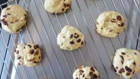 булочки с изюмом в духовке