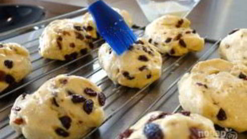 булочки с изюмом в духовке
