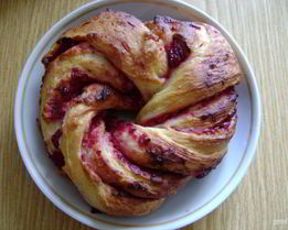 Булочки с начинкой из клюквы