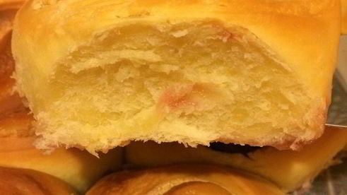 булочки со сливочным сыром и вишней