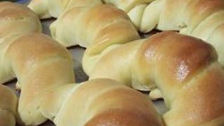 Дрожжевые рогалики-круассаны