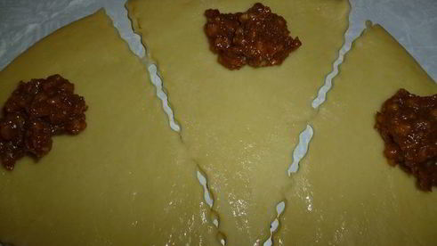 круассанчики с орехово-ирисовой начинкой