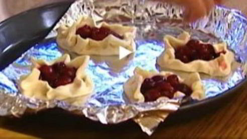 плюшки из слоеного теста