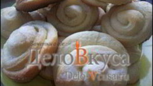 плюшки с сахаром розочки