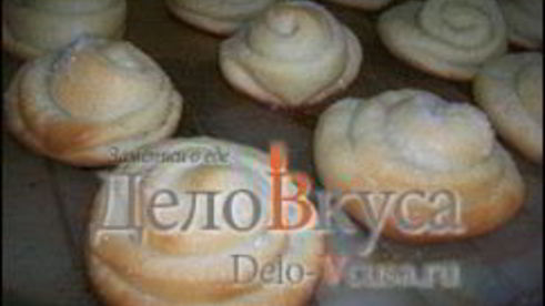 плюшки с сахаром розочки